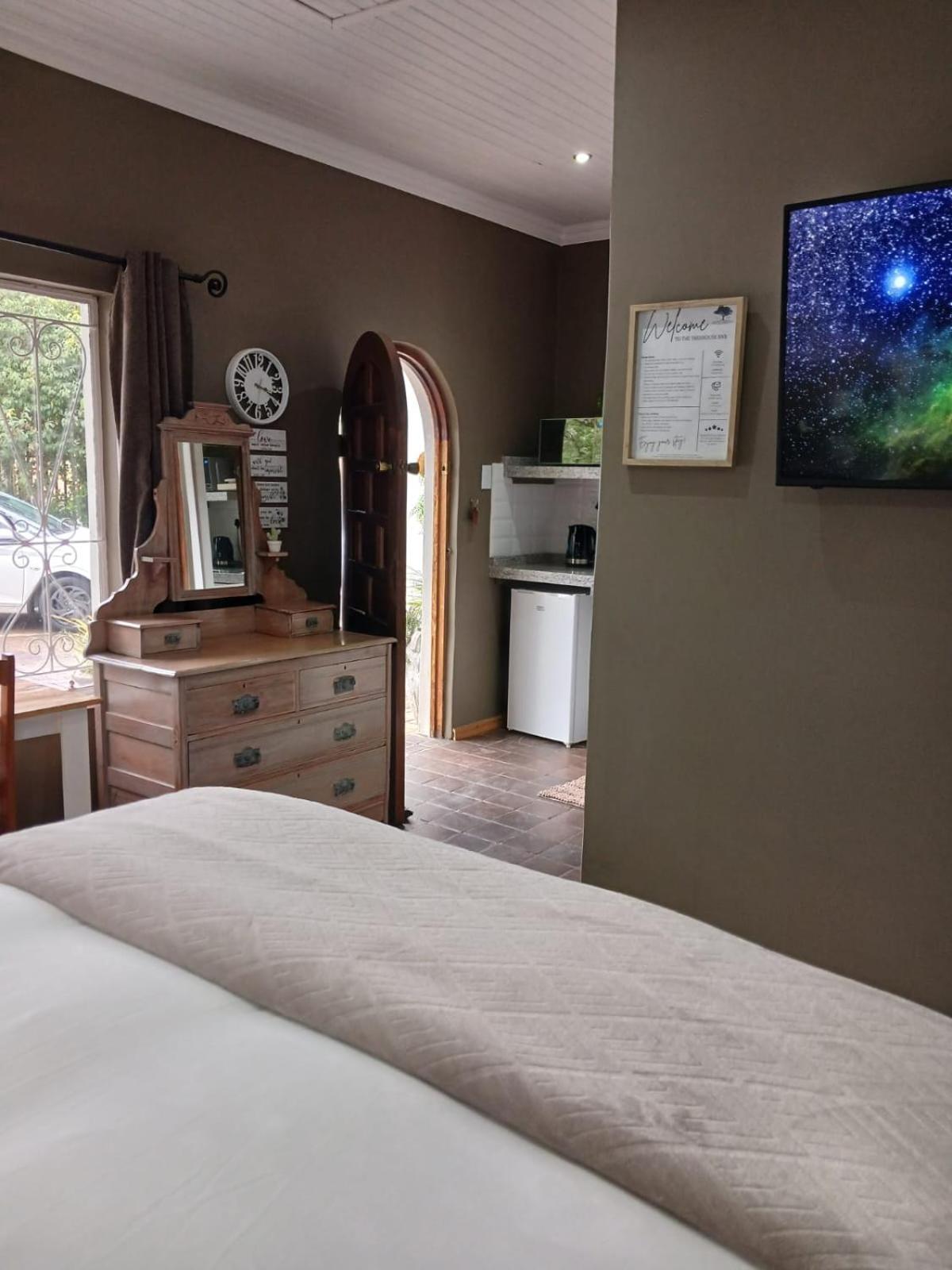 The Oak Treehouse Bnb Queenstown Exterior photo